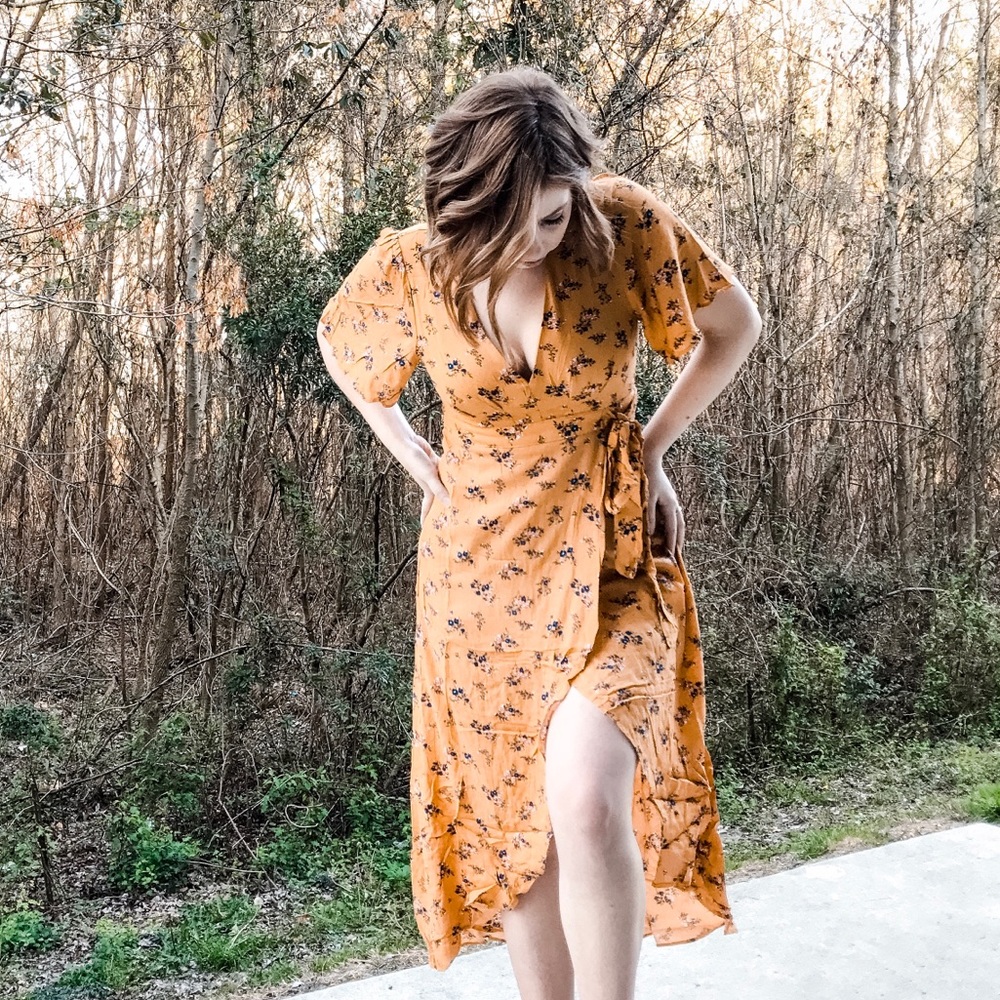 ❤️1DAY SALE ❤️💕Mustard Yellow Wrap Dress💕 - Picture 4 of 6